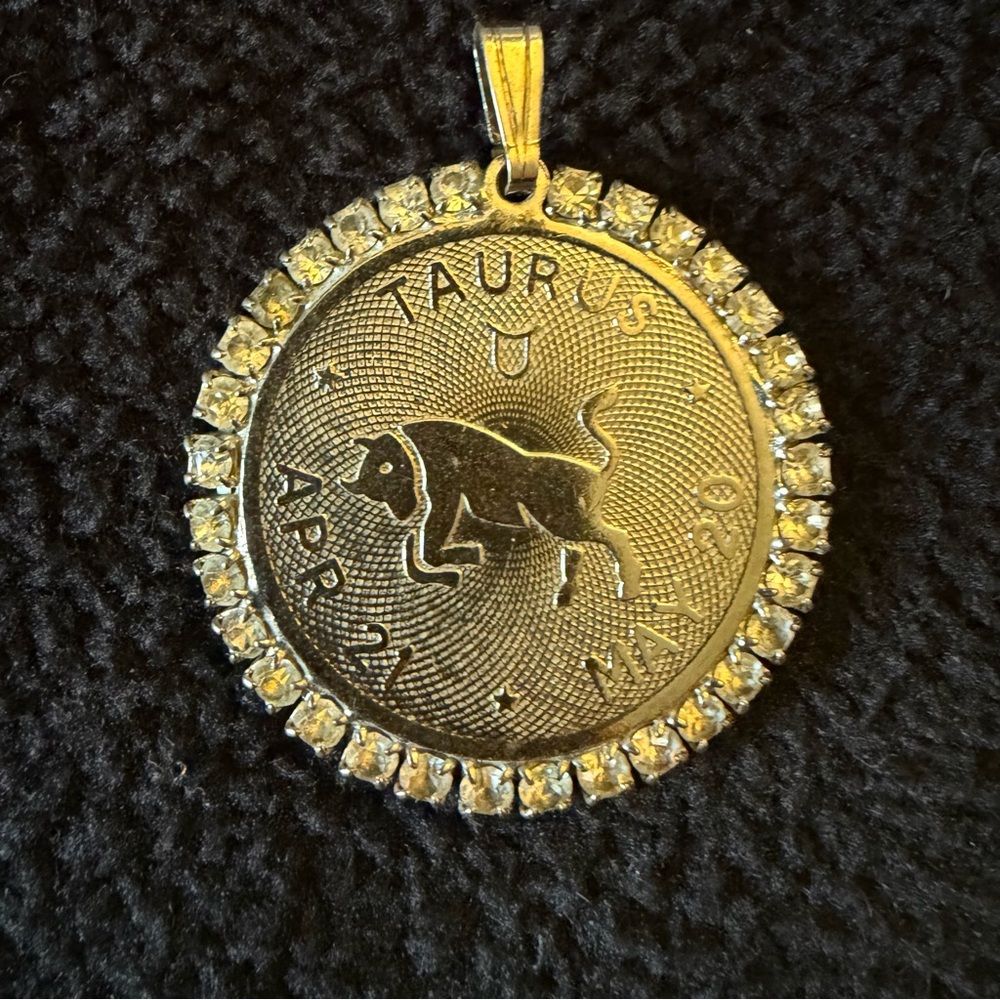 Vintage Taurus “Disco Era”Silver Tone & Rhinestone Necklace - Picture 7 of 7